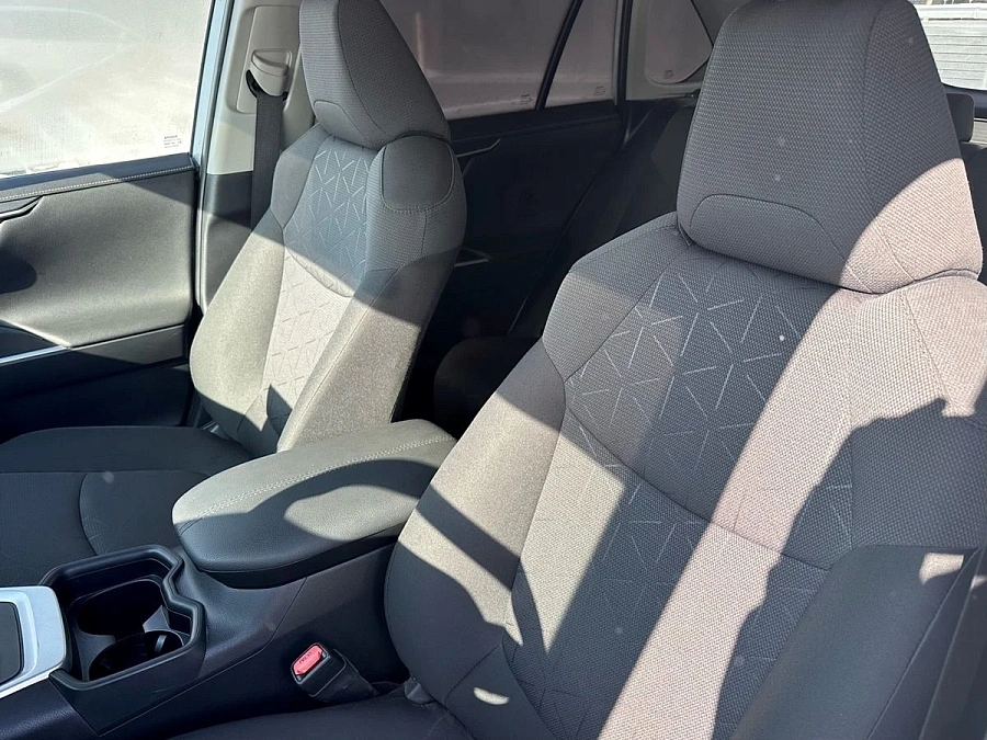 Toyota RAV4, 2021г., передний привод, вариатор