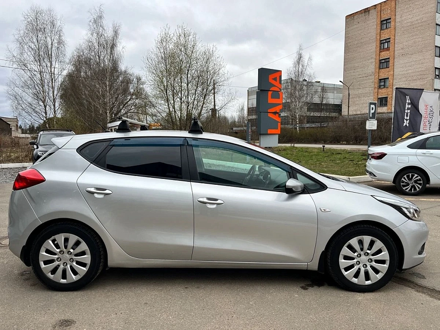 Kia Ceed, 2012г., передний привод, автомат
