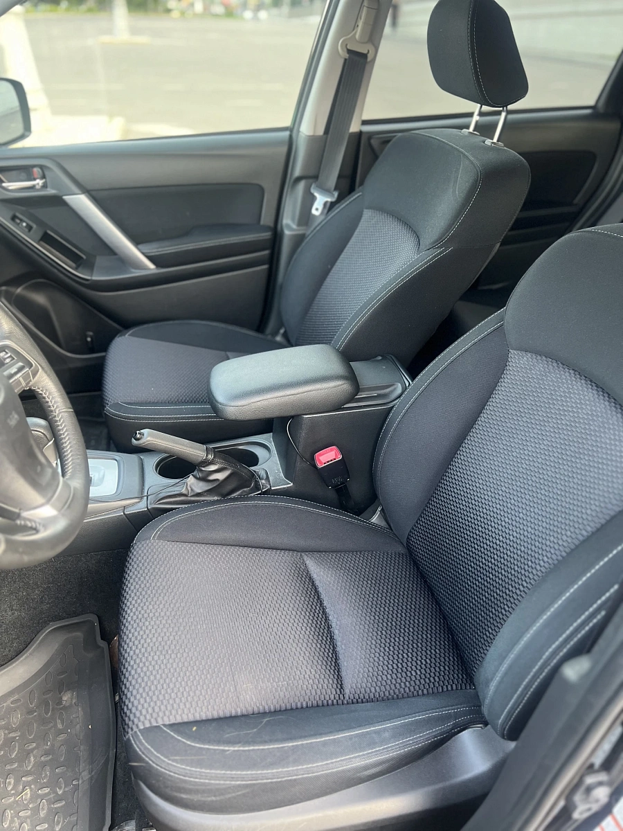 Subaru Forester, 2015г., полный привод, вариатор