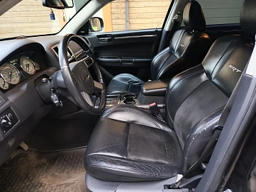 Chrysler 300C, 2010г, задний привод, автомат