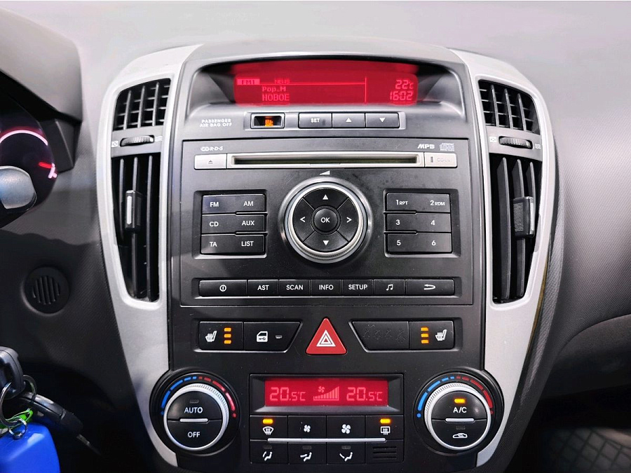 Kia , 2010г., передний привод, автомат