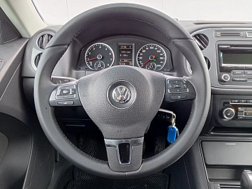 Volkswagen Tiguan, 2014г, передний привод, робот