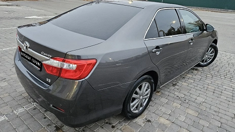 Toyota Camry, 2014г, передний привод, автомат