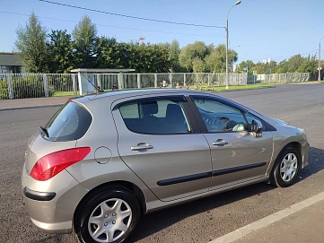 Peugeot 308, 2010г, передний привод, механика
