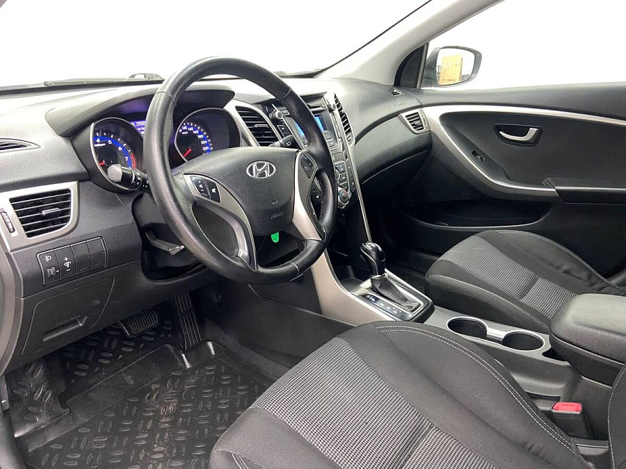 Hyundai i30, 2012г., передний привод, автомат