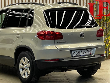 Volkswagen Tiguan, 2012г, передний привод, робот