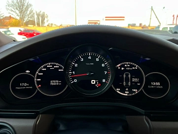 Porsche Cayenne, 2018г, передний привод, автомат