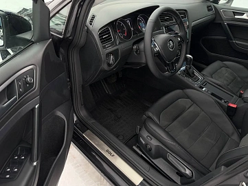 Volkswagen Golf, 2017г, передний привод, механика