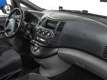 Mitsubishi Grandis, 2006г, полный привод, автомат
