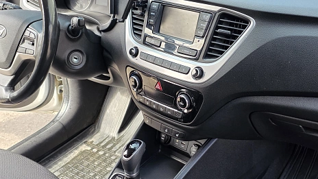 Hyundai Solaris, 2017г., передний привод, автомат