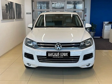 Volkswagen Touareg, 2012г, полный привод, автомат