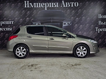 Peugeot 308, 2010г, передний привод, автомат