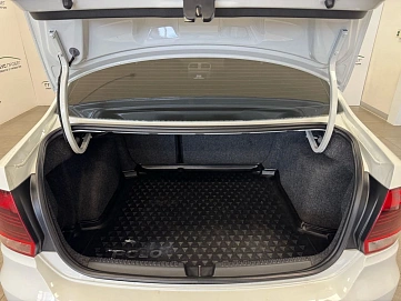 Volkswagen Polo, 2016г., передний привод, автомат