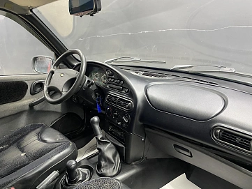 Chevrolet Niva, 2005г, полный привод, механика