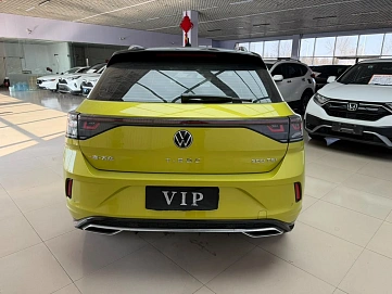 Volkswagen T-Roc, 2023г., передний привод, робот