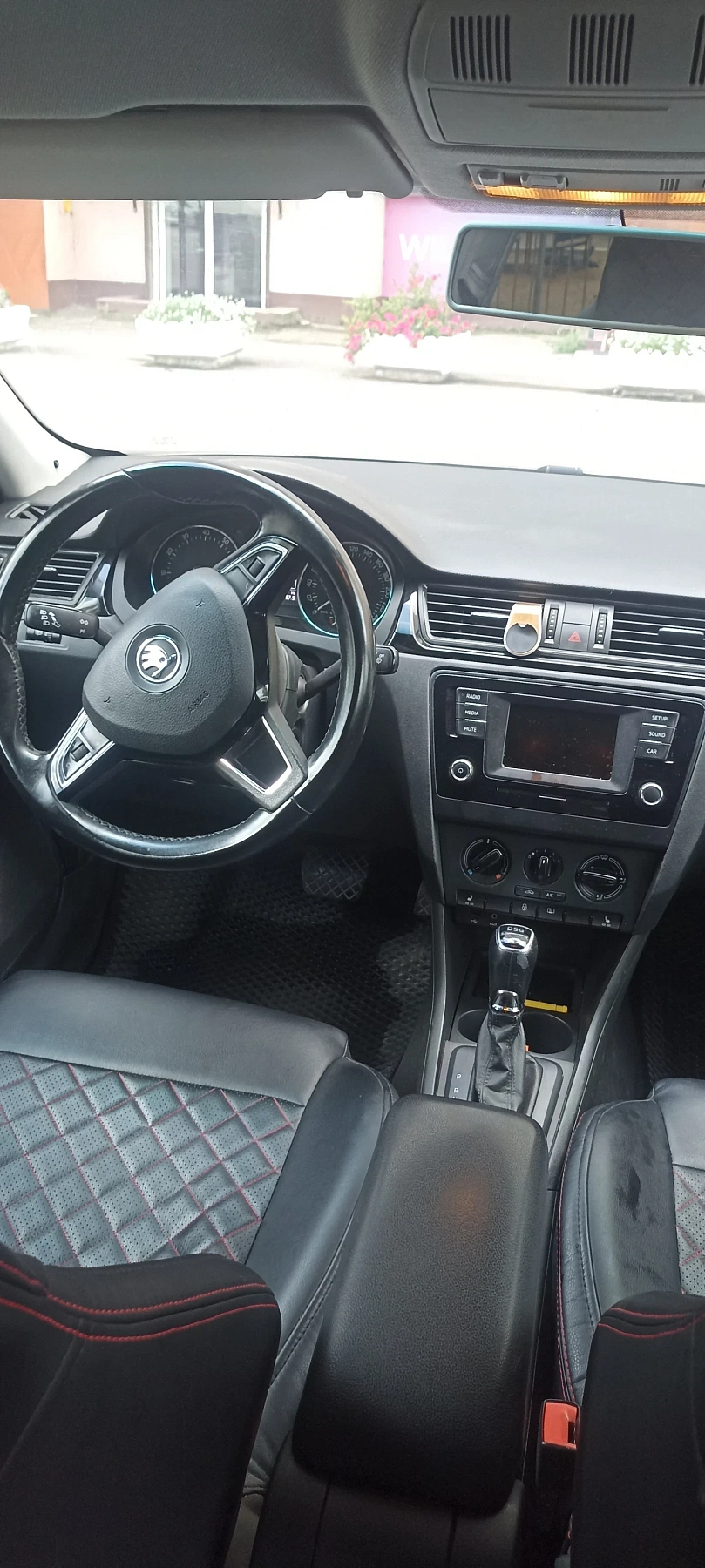 Skoda Rapid, 2015г., передний привод, робот