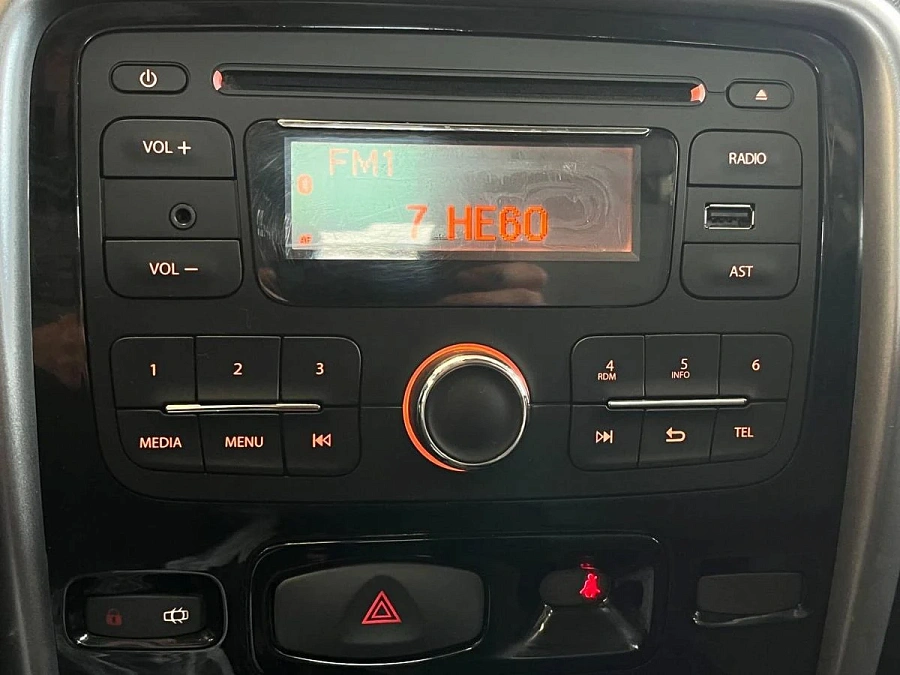 Renault Duster, 2012г., полный привод, механика