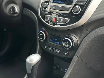 Hyundai Solaris, 2015г, передний привод, автомат