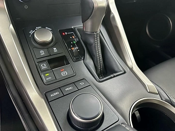 Lexus NX, 2015г, полный привод, вариатор