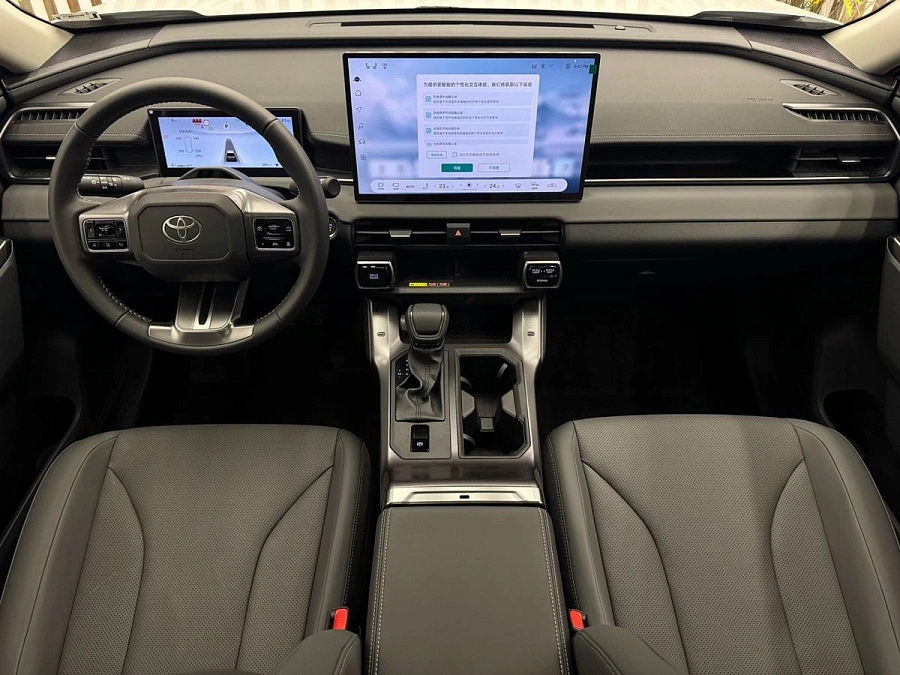 Toyota RAV4, 2026г., полный привод, вариатор