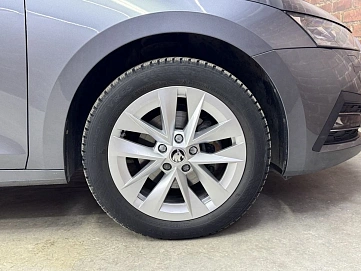 Skoda Octavia, 2021г, передний привод, автомат