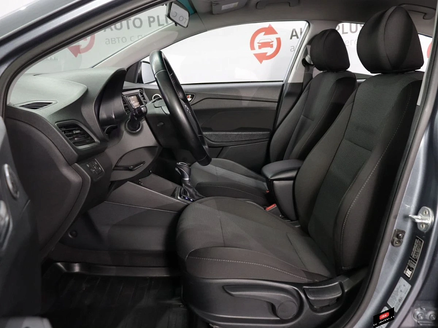 Hyundai Solaris, 2018г., передний привод, автомат