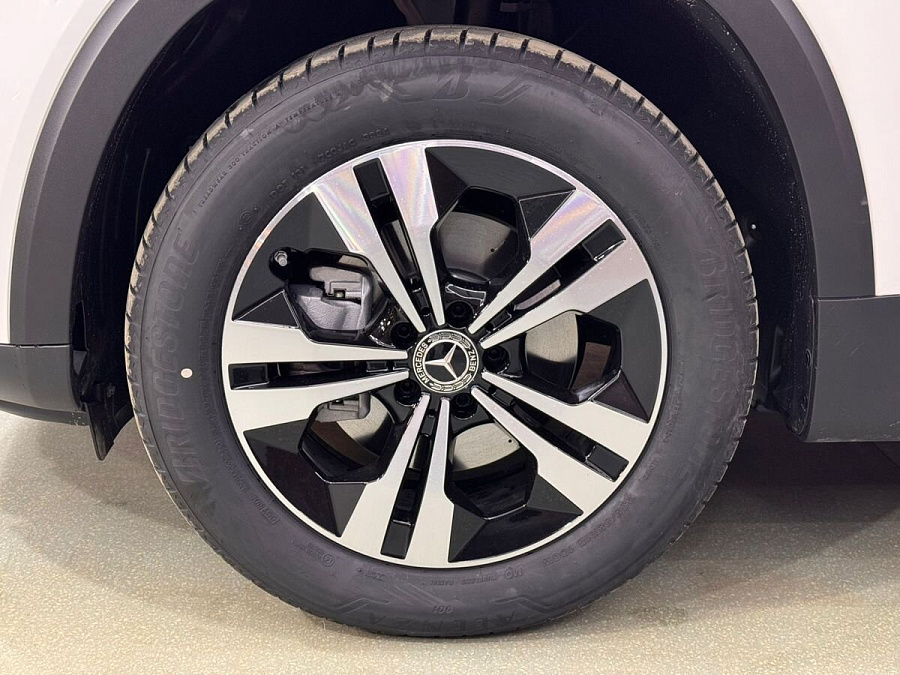 Mercedes-Benz GLB, 2024г., передний привод, робот