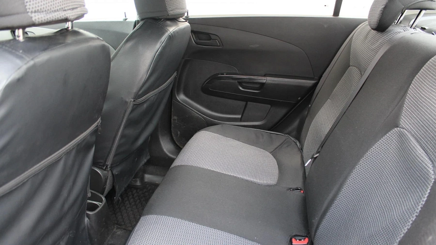 Chevrolet Aveo, 2015г., передний привод, механика