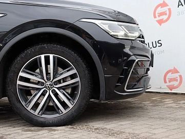 Volkswagen Tiguan, 2020г, полный привод, робот