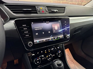 Skoda Superb, 2022г, передний привод, робот