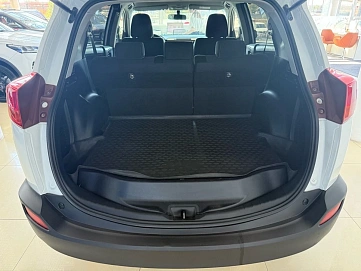 Toyota RAV4, 2015г, полный привод, автомат