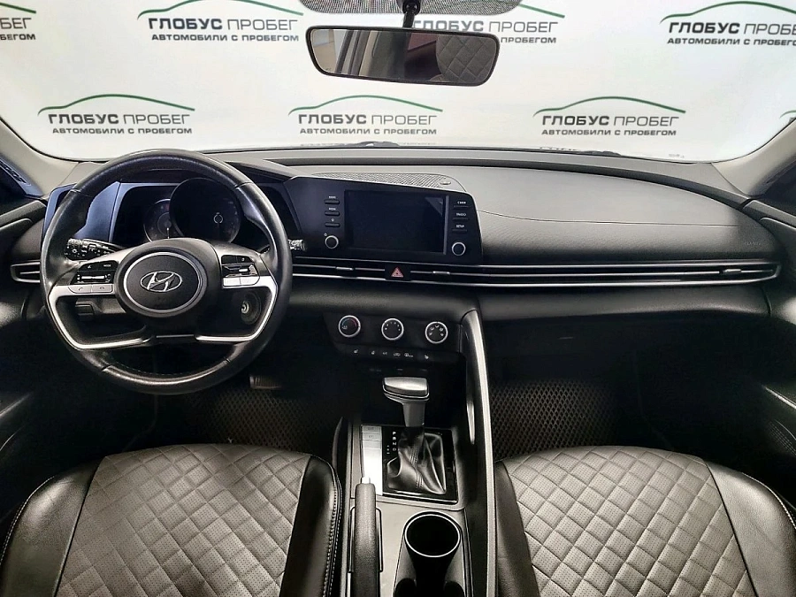 Hyundai Elantra, 2021г., передний привод, автомат