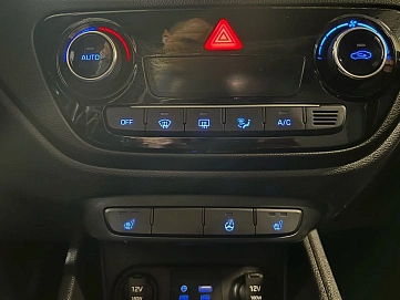 Hyundai Solaris, 2017г, передний привод, автомат