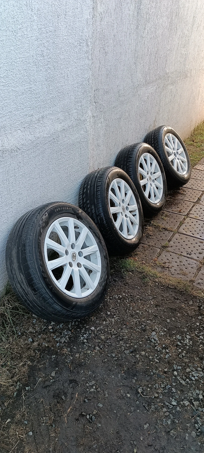 Toyota Auris, 2008г., передний привод, механика