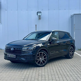 Volkswagen Touareg, 2021г, передний привод, автомат