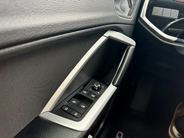 Audi Q3, 2020г, передний привод, робот