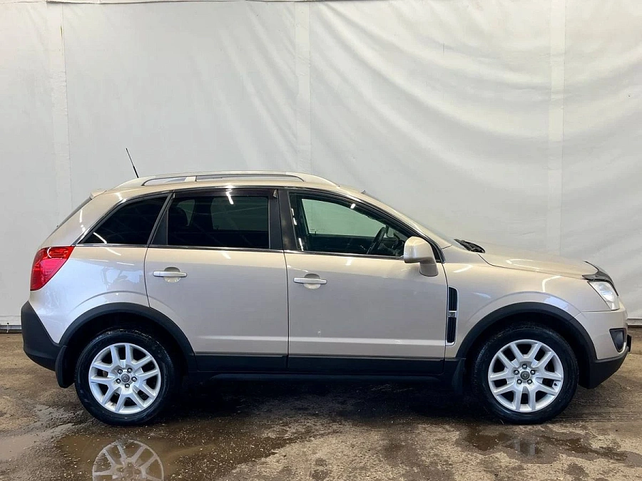 Opel Antara, 2013г., полный привод, автомат