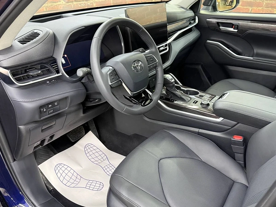 Toyota Highlander, 2025г., полный привод, автомат