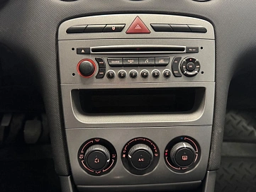 Peugeot 308, 2012г, передний привод, механика