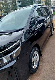 Toyota Voxy, 2017г, передний привод, вариатор