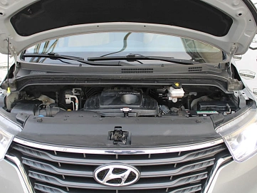 Hyundai , 2018г., задний привод, автомат