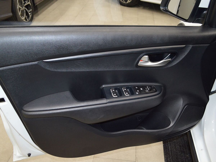 Kia , 2020г., передний привод, автомат