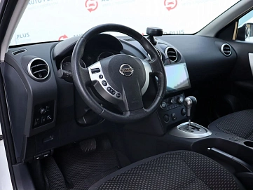 Nissan Qashqai, 2009г, передний привод, вариатор