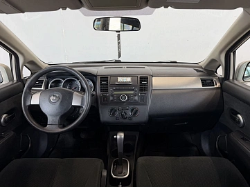 Nissan Tiida, 2012г., передний привод, автомат