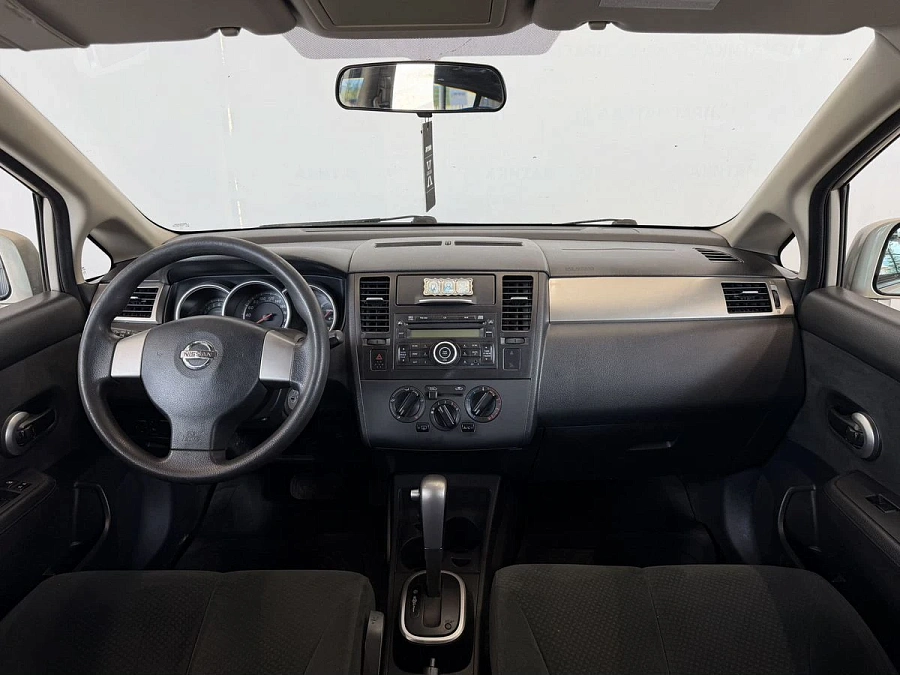 Nissan Tiida, 2012г., передний привод, автомат