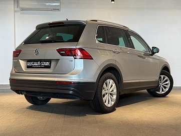 Volkswagen Tiguan, 2017г, передний привод, автомат