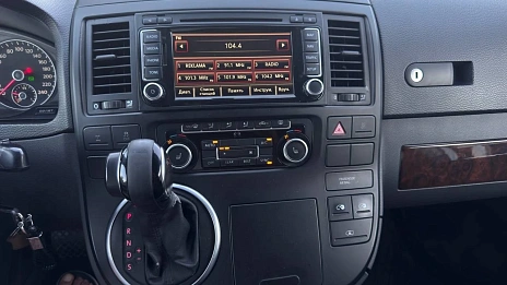 Volkswagen Multivan, 2013г, передний привод, механика