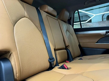 Toyota Highlander, 2025г, полный привод, автомат