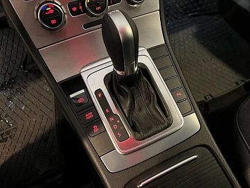 Volkswagen Passat, 2012г, передний привод, автомат