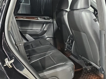 Volkswagen Touareg, 2011г, полный привод, автомат